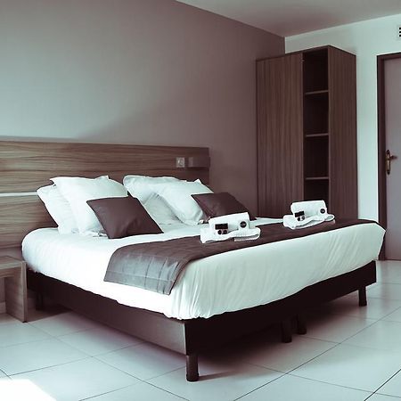 Hotel Le Cay Roquebrune-sur-Argens Habitación foto