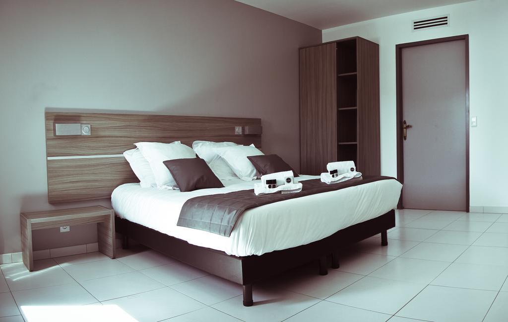 Hotel Le Cay Roquebrune-sur-Argens Habitación foto
