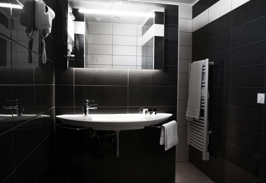 Hotel Le Cay Roquebrune-sur-Argens Habitación foto